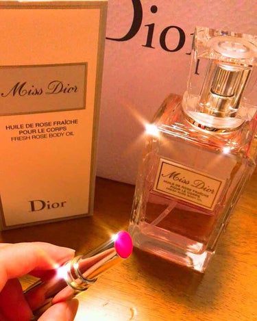 Diorて久しぶりに買い物をしてきました^ ^♡
Miss  Dior Body Oilと
addict lacquer stick 684
です。
何故か新品買っていっぱい入っているのに写真を撮ると半