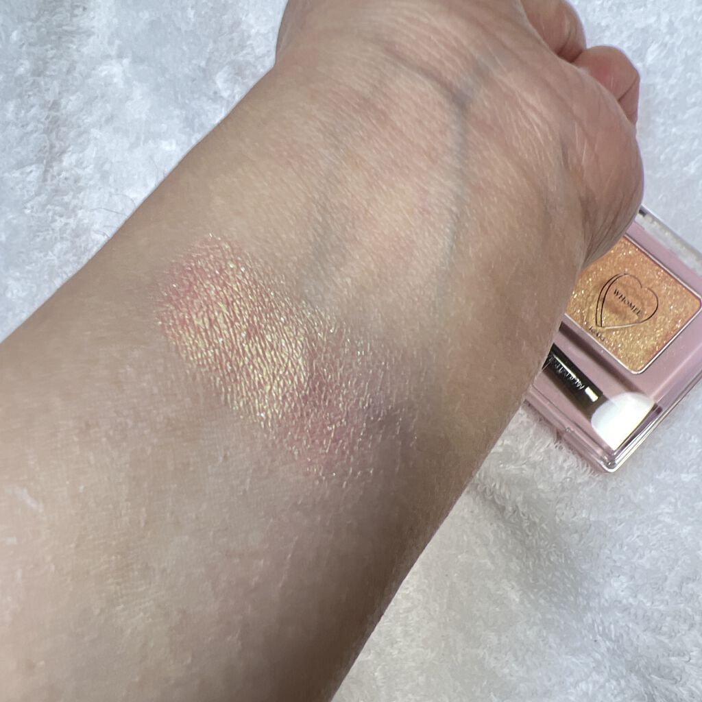 WHOMEE フーミー シングルアイシャドウのクチコミ「シャルルコーラル使用

偏光パールが入ってるオレンジ。
1度だと薄づきなので
アイホール全体に.....」（3枚目）