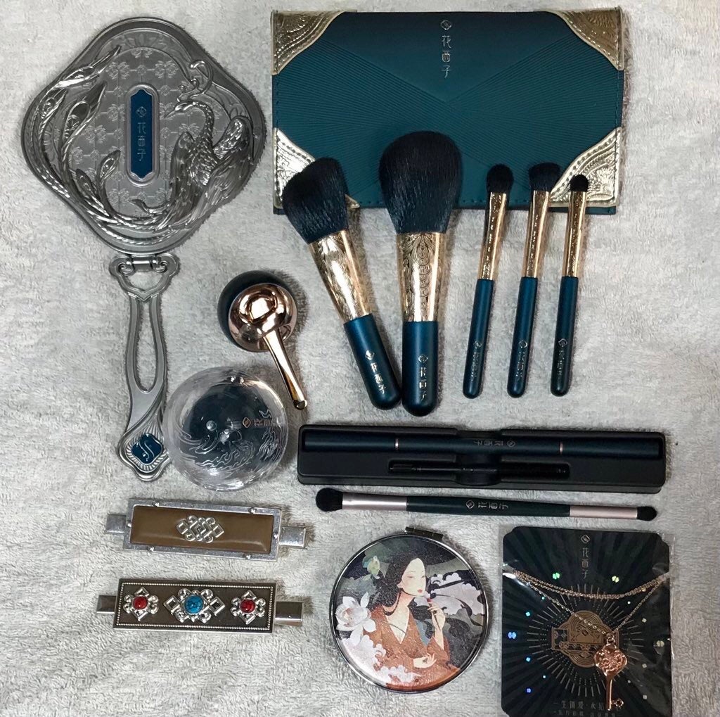 まちゃのまろ on LIPS 「花西子の化粧品買ったらサービスでここまで付けてくれるって、花西..」(1枚目)