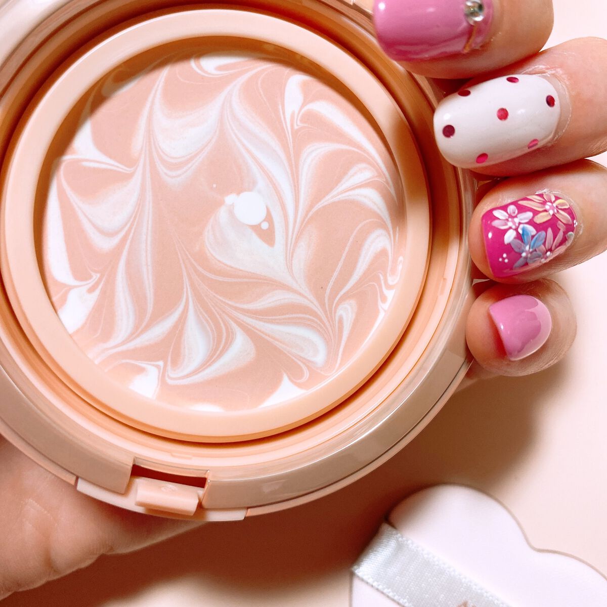 アリッサム on LIPS 「ハートは最強♡マーブル下地アピューから出てる下地の紹介です💓シ..」(3枚目)