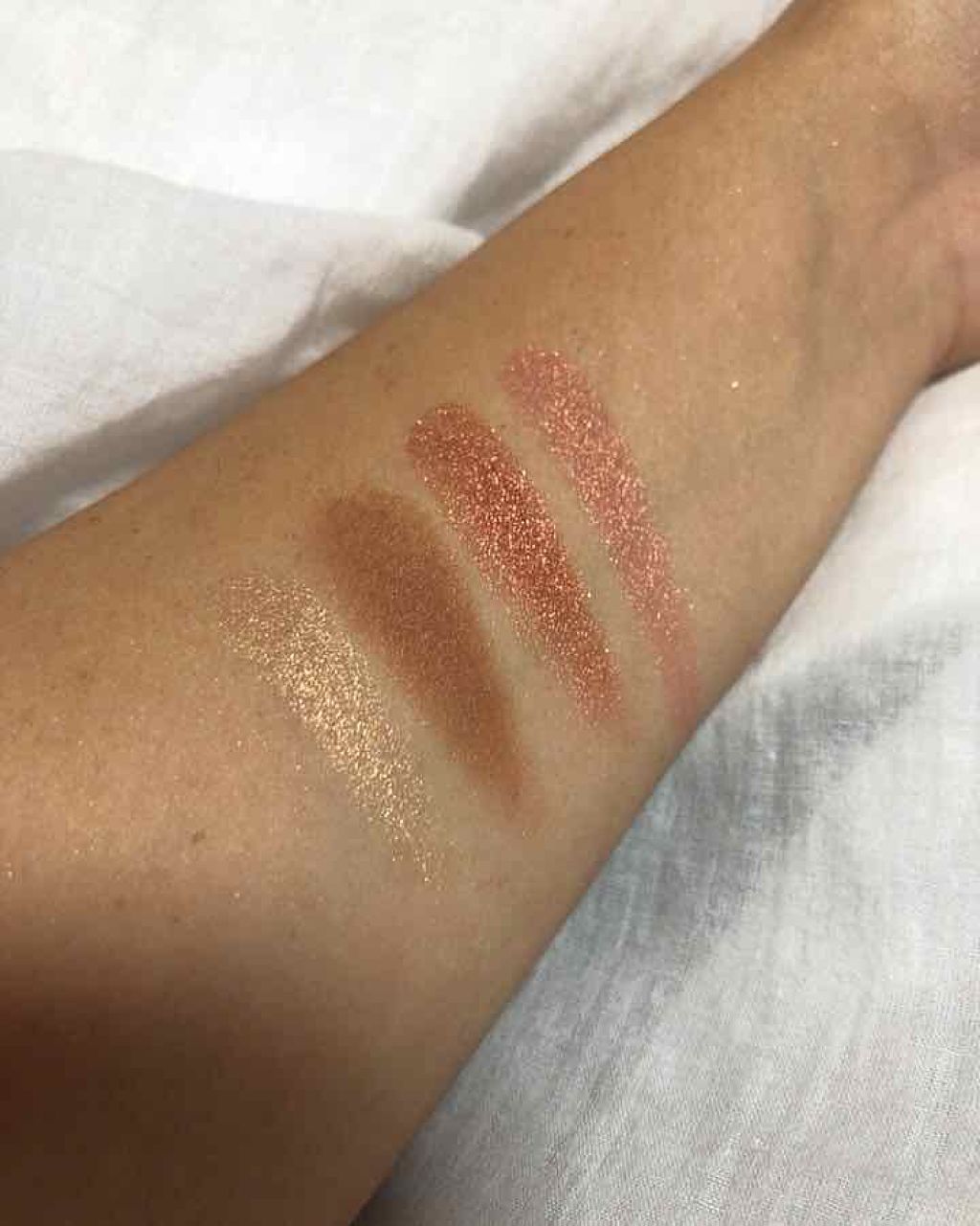 Channel Shii on LIPS 「CharlotteTilburyGLOWGASMFACEPAL..」(3枚目)