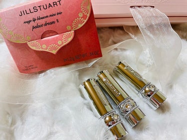 JILL STUART ルージュ リップブロッサム ミニトリオのクチコミ「💄お姫さまコスメ🏰
JILL STUART　ルージュ リップブロッサム ミニトリオ パレスドリ.....」（1枚目）