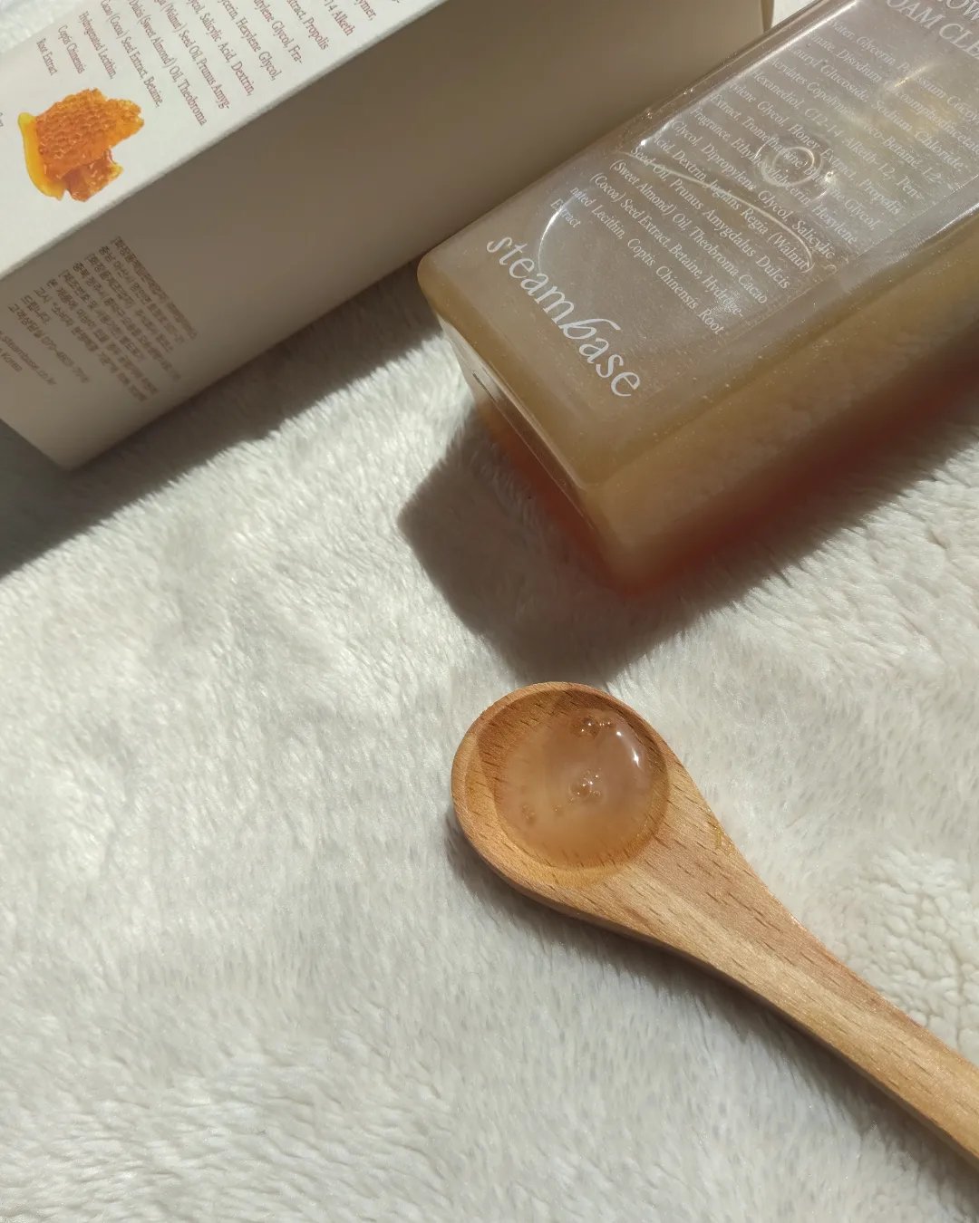 マヌカハニーグロウオイルトゥーフォームクレンザー/STEAMBASE/洗顔フォームを使ったクチコミ（2枚目）