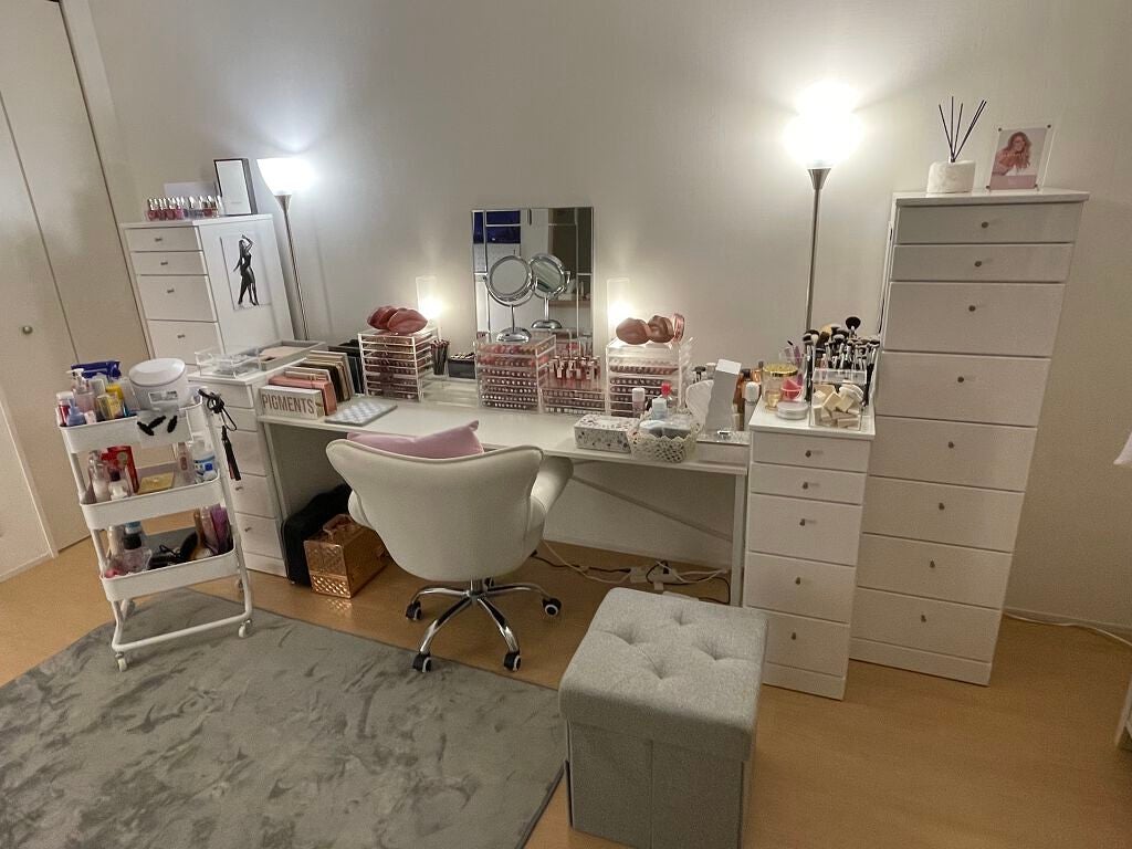 mimi on LIPS 「mymakeupspace#Myコスメ収納次回はデスク上を紹介..」(1枚目)