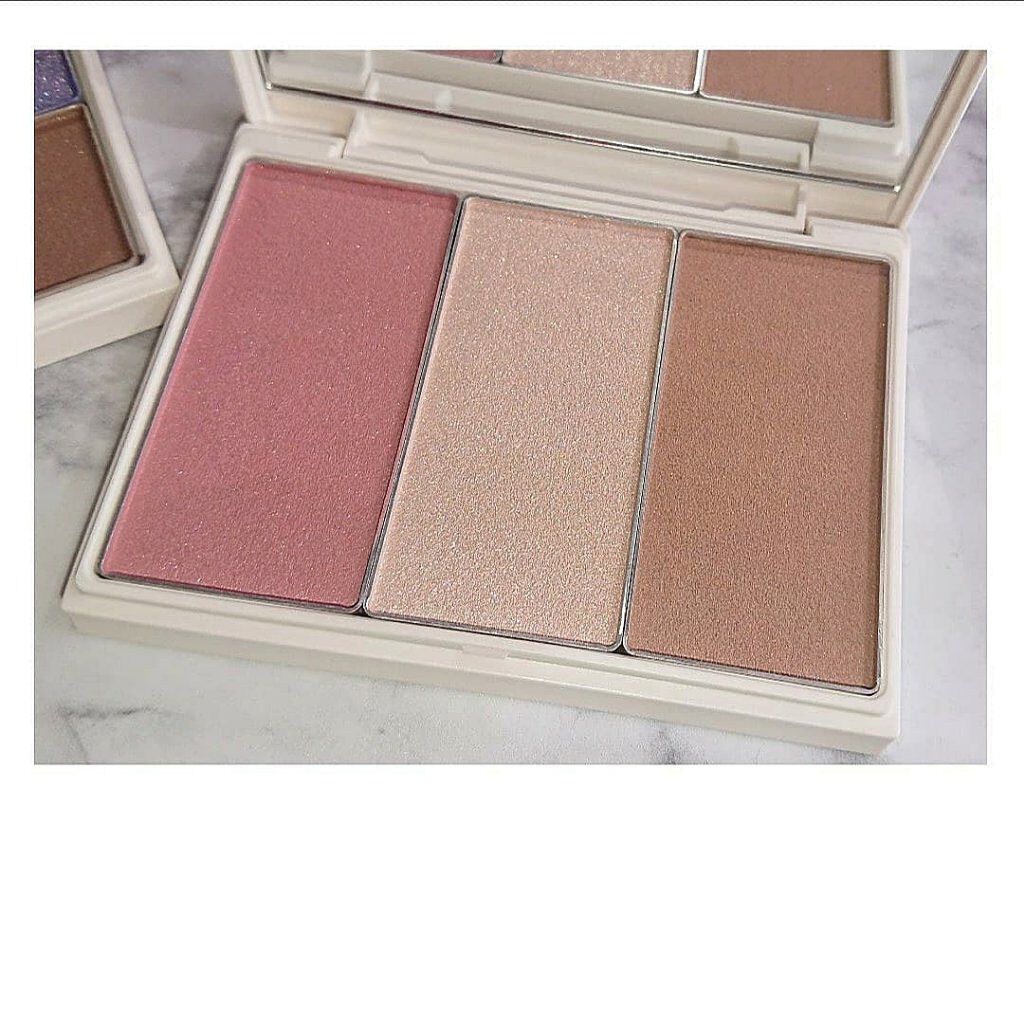 プリズマティックラスター フェイスパレット 02 フェアグロー/RMK/パウダーハイライトを使ったクチコミ（1枚目）