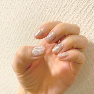 ネイル記録💅 〜 snow nuance nail ❄️ 〜

sopoネイルポリッシュのスノードリーム、買ったまま一度も使わずに寝かしてしまっていたので、雪を意識したニュアンスネイルをしました💅

ラ