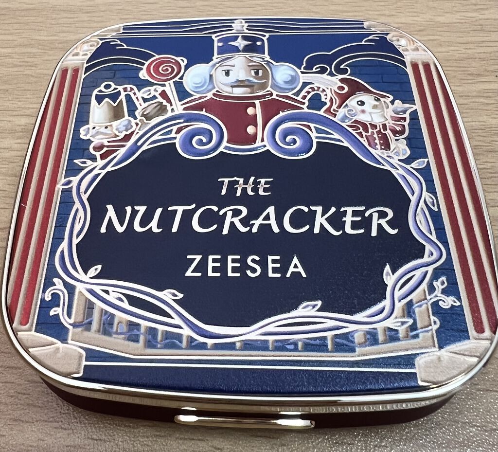 ZEESEA くるみ割り人形「ゼロ」粉感シルキーコンパクトパウダー/ZEESEA/プレストパウダーを使ったクチコミ（2枚目）