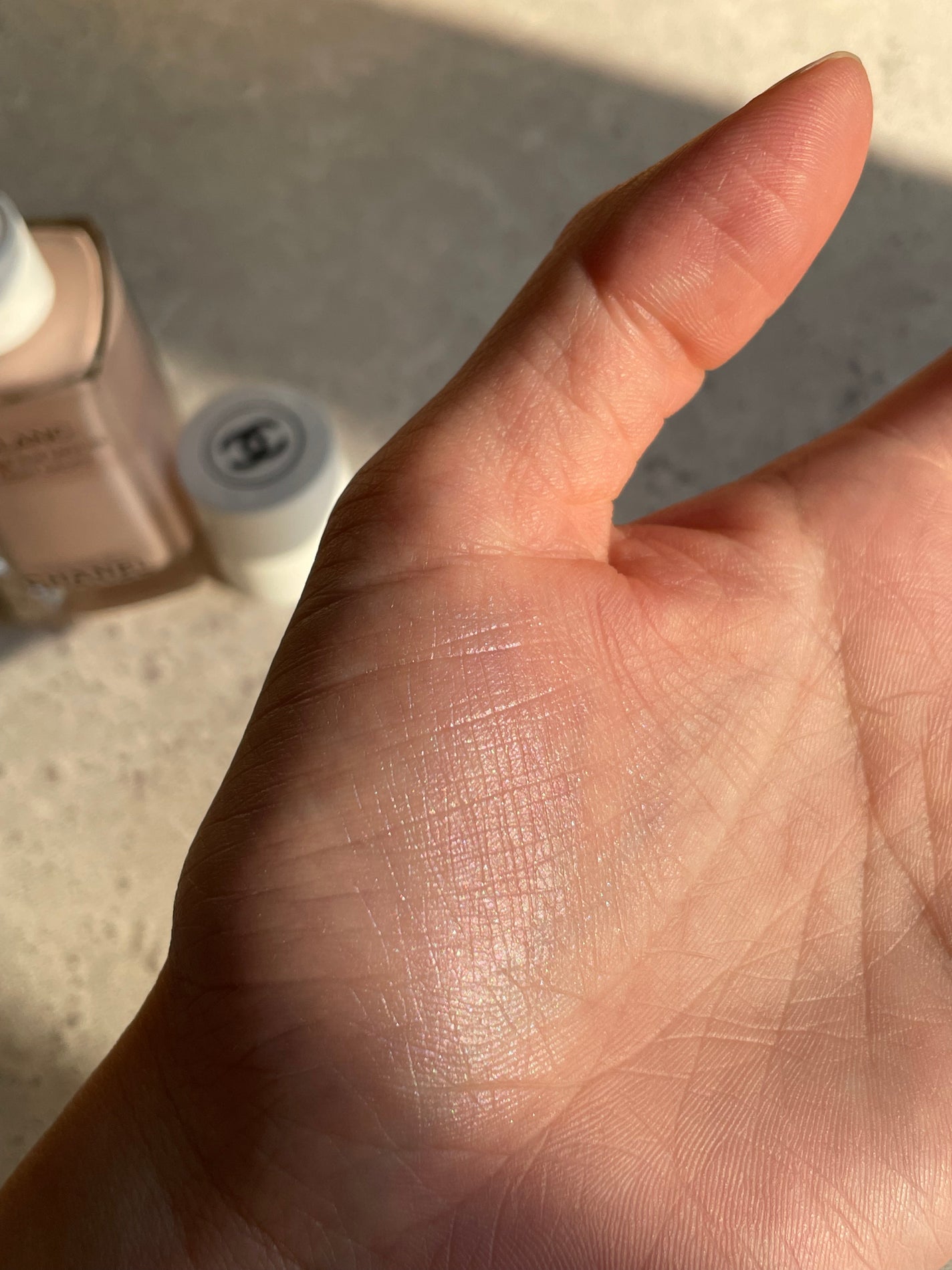 ル ブラン ロージー ドロップス/CHANEL/リキッドハイライトを使ったクチコミ(3枚目)