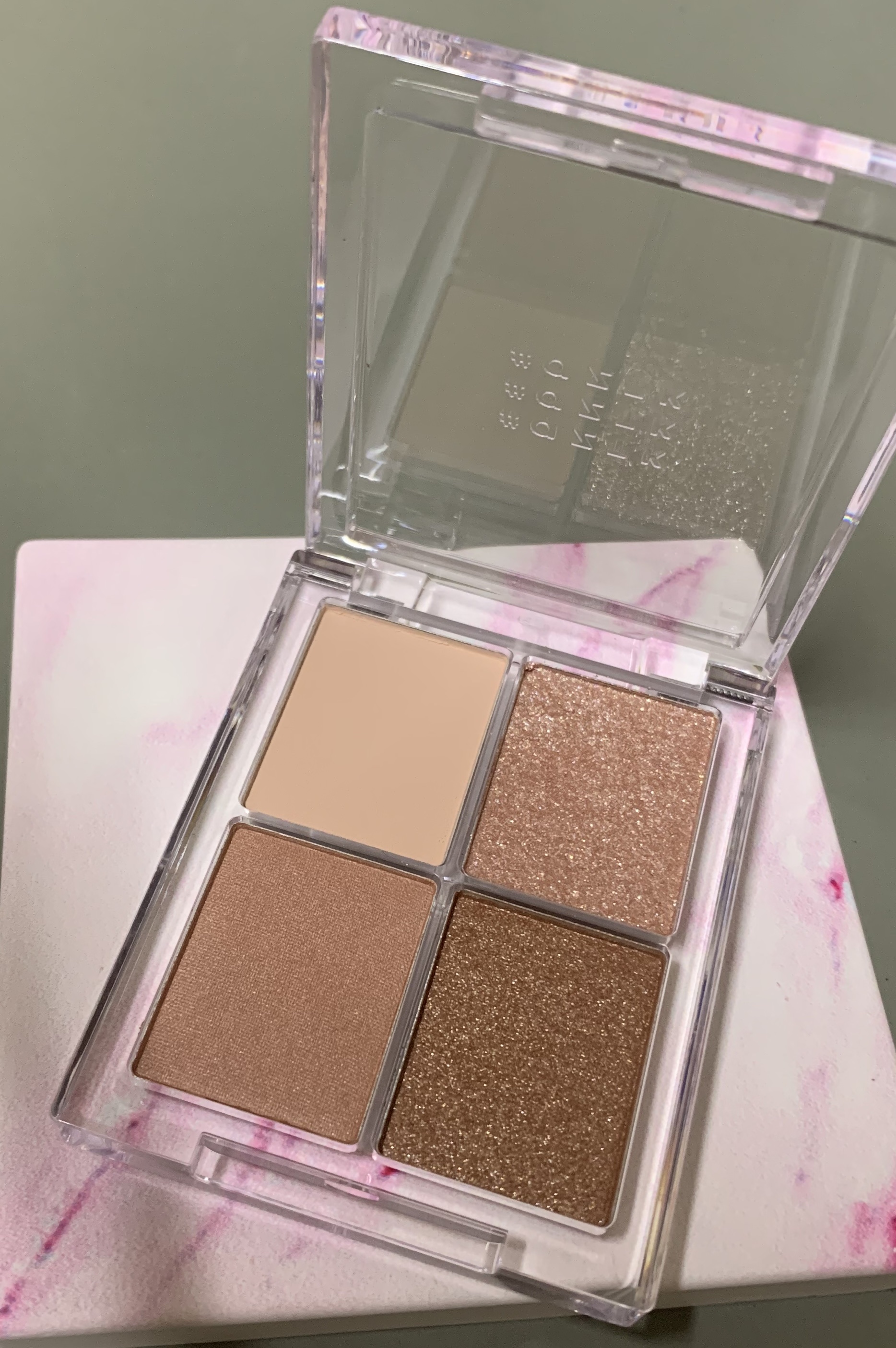 4色アイシャドウパレット/aZTK/アイシャドウパレットを使ったクチコミ（2枚目）