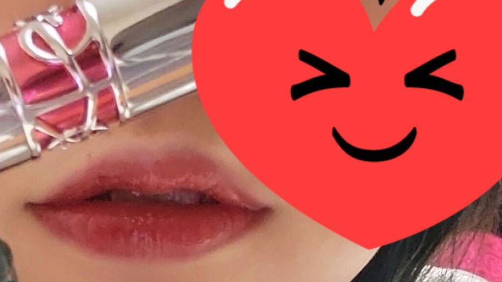 YSL ラブシャイン キャンディグレーズ No.6 バーガンディ テンプテーション/YVES SAINT LAURENT BEAUTE/口紅を使ったクチコミ（3枚目）