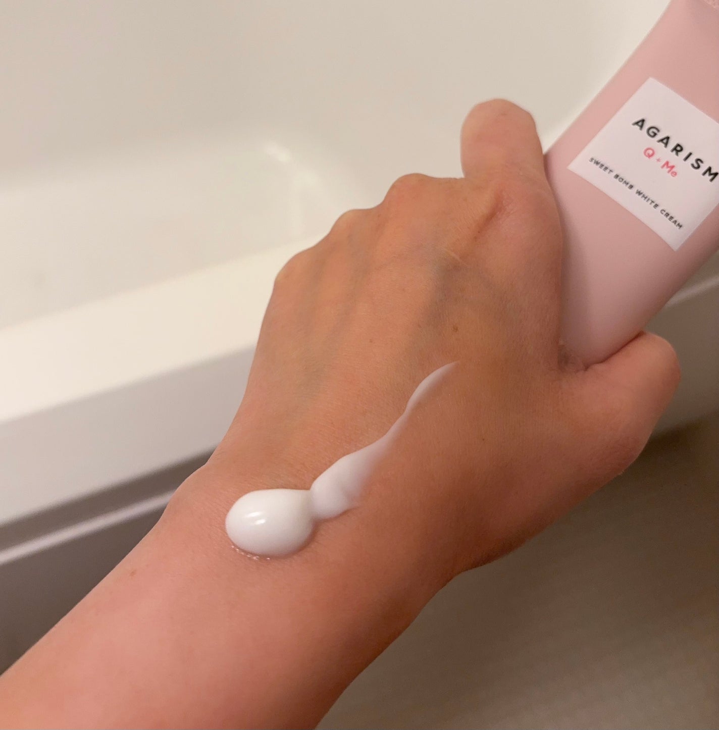 キューミースウィートボムホワイトクリーム/AGARISM/ボディクリームを使ったクチコミ(5枚目)