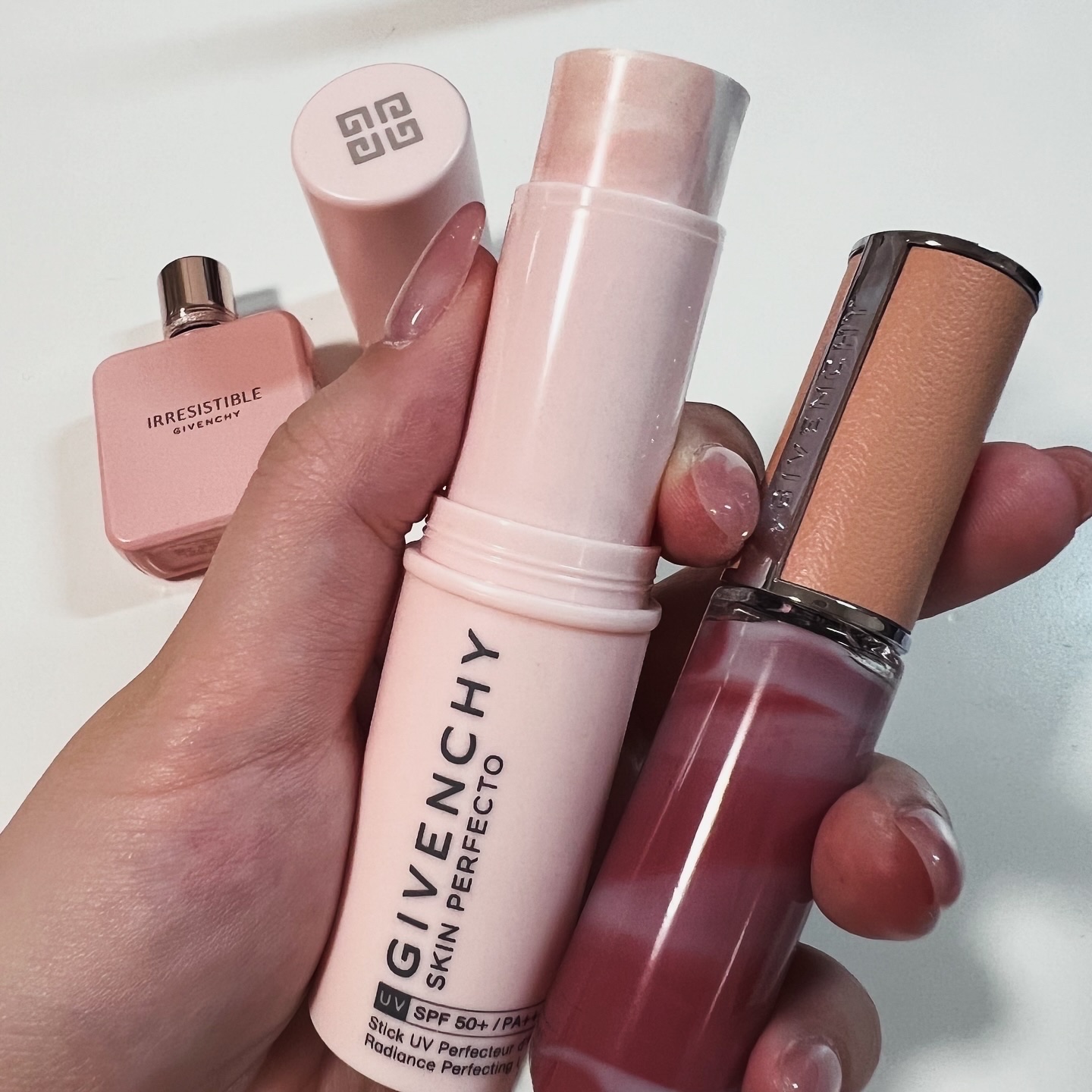 ローズ・パーフェクト・リキッド No.210 ピンク･ヌード/GIVENCHY/口紅を使ったクチコミ（2枚目）