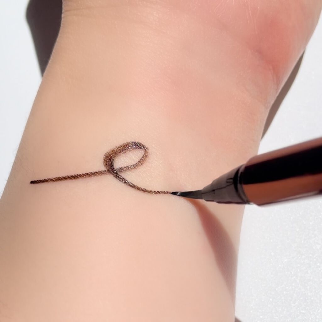 ハイパーシャープ ライナー R/MAYBELLINE NEW YORK/リキッドアイライナーを使ったクチコミ(2枚目)