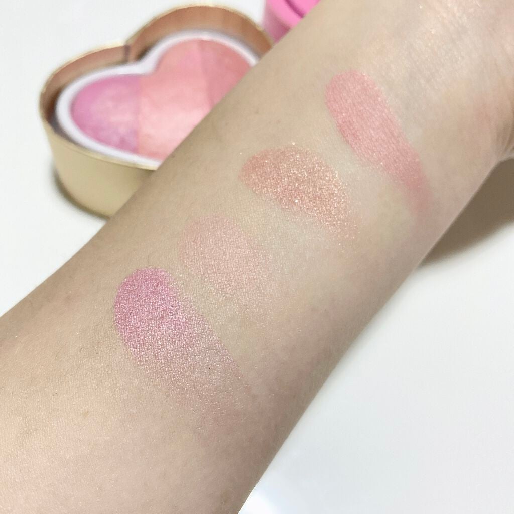 ブラッシング ハート/MAKEUP REVOLUTION/パウダーチークを使ったクチコミ(4枚目)