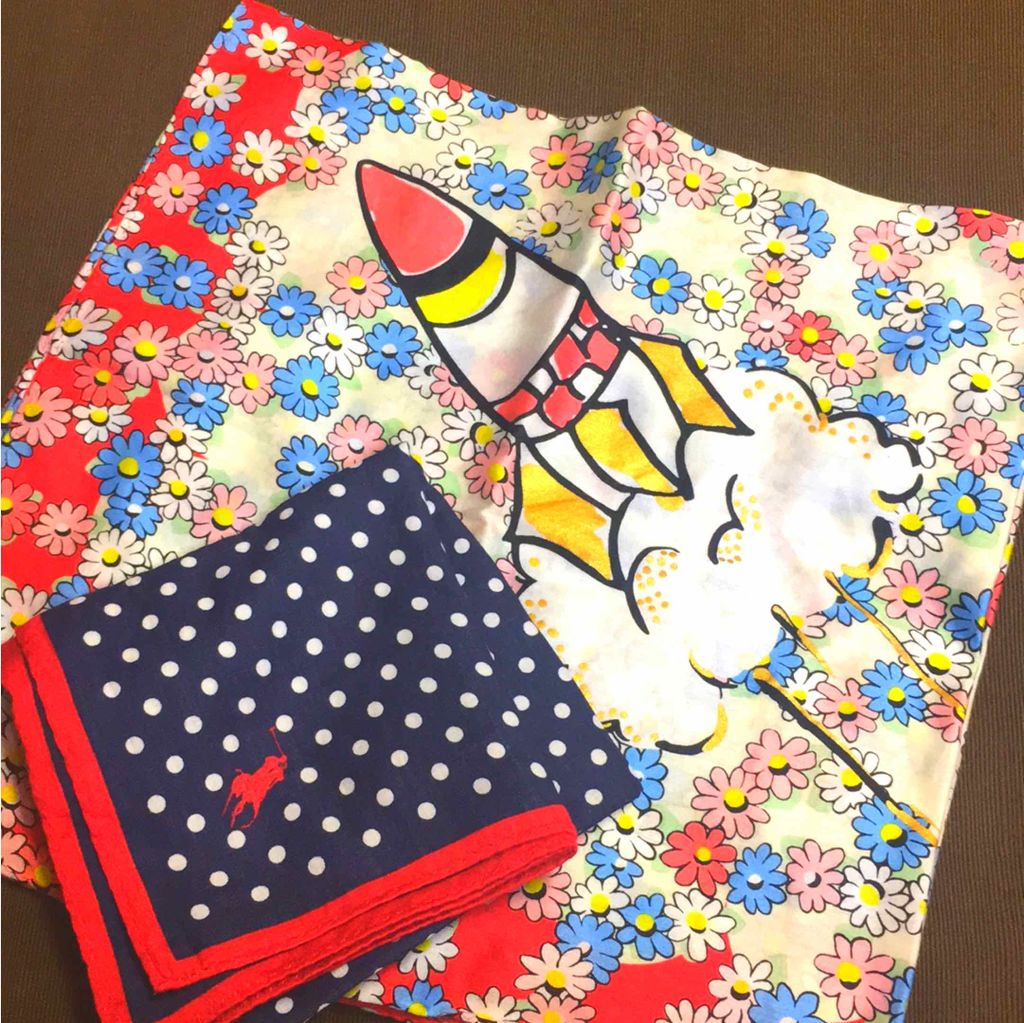 クロミミ on LIPS 「今回は#クロミミ的背景ハンカチ第四弾とお知らせです。私事ですが..」(4枚目)