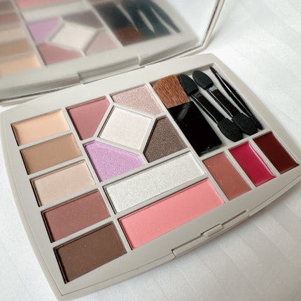 トラベルメイクパレット/and us/アイシャドウパレットを使ったクチコミ(1枚目)