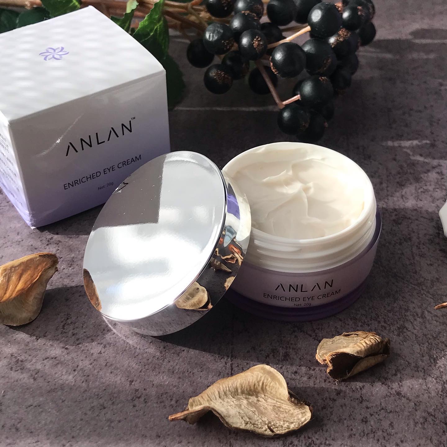 エンリッチドアイクリーム/ANLAN/フェイスクリームを使ったクチコミ（2枚目）