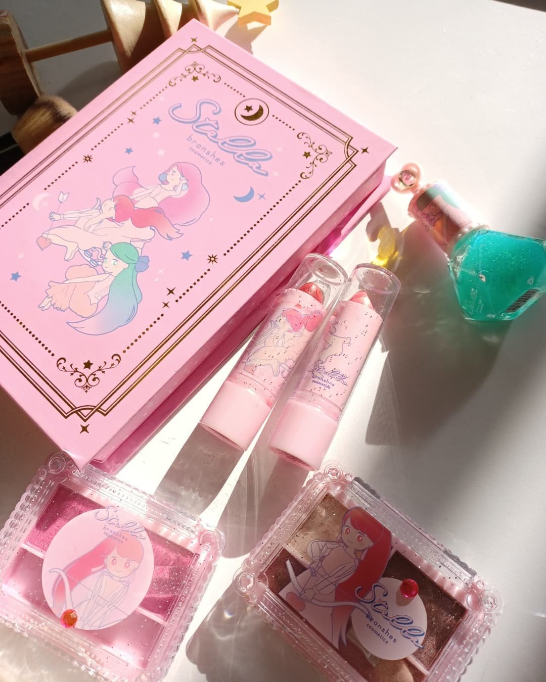 カラーリップスティック/Stella branshes cosmetics/パウダーアイシャドウを使ったクチコミ（2枚目）