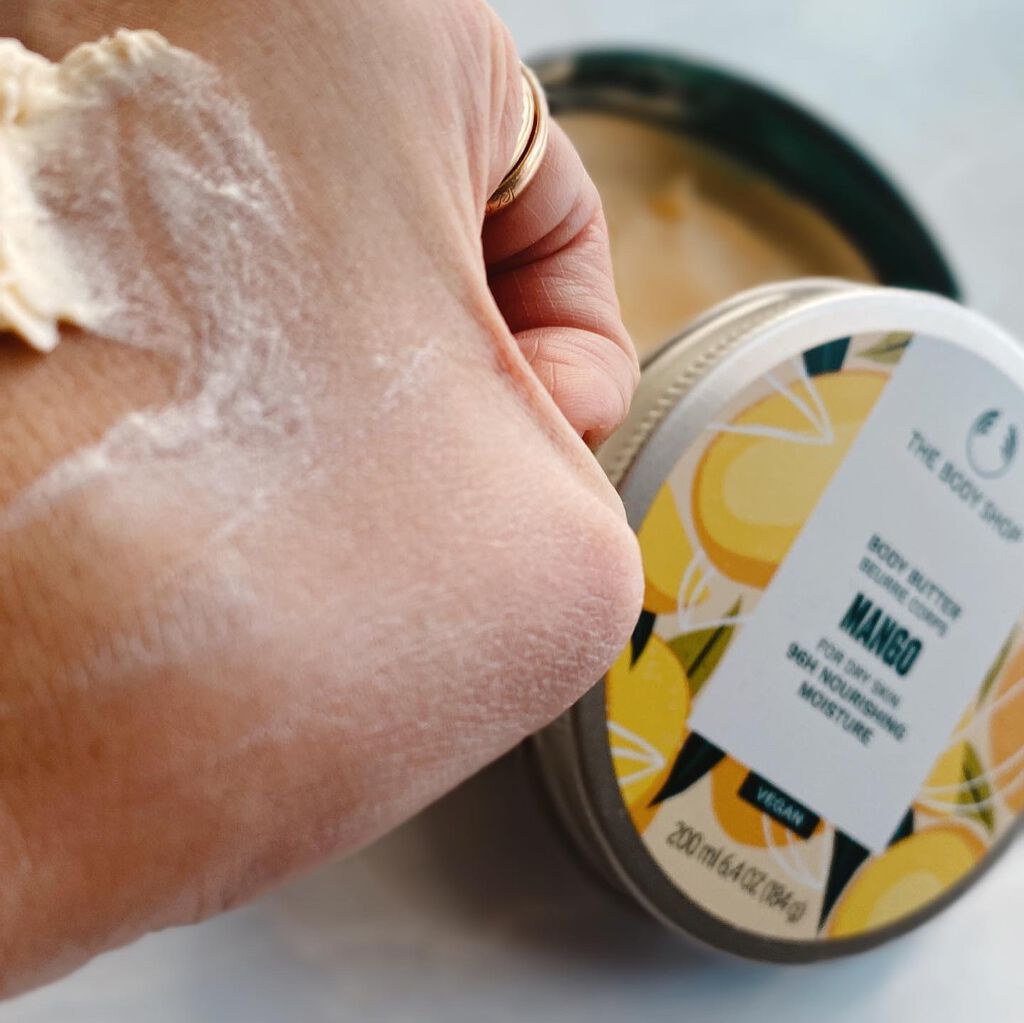 ボディバター マンゴー/THE BODY SHOP/ボディクリームを使ったクチコミ(3枚目)