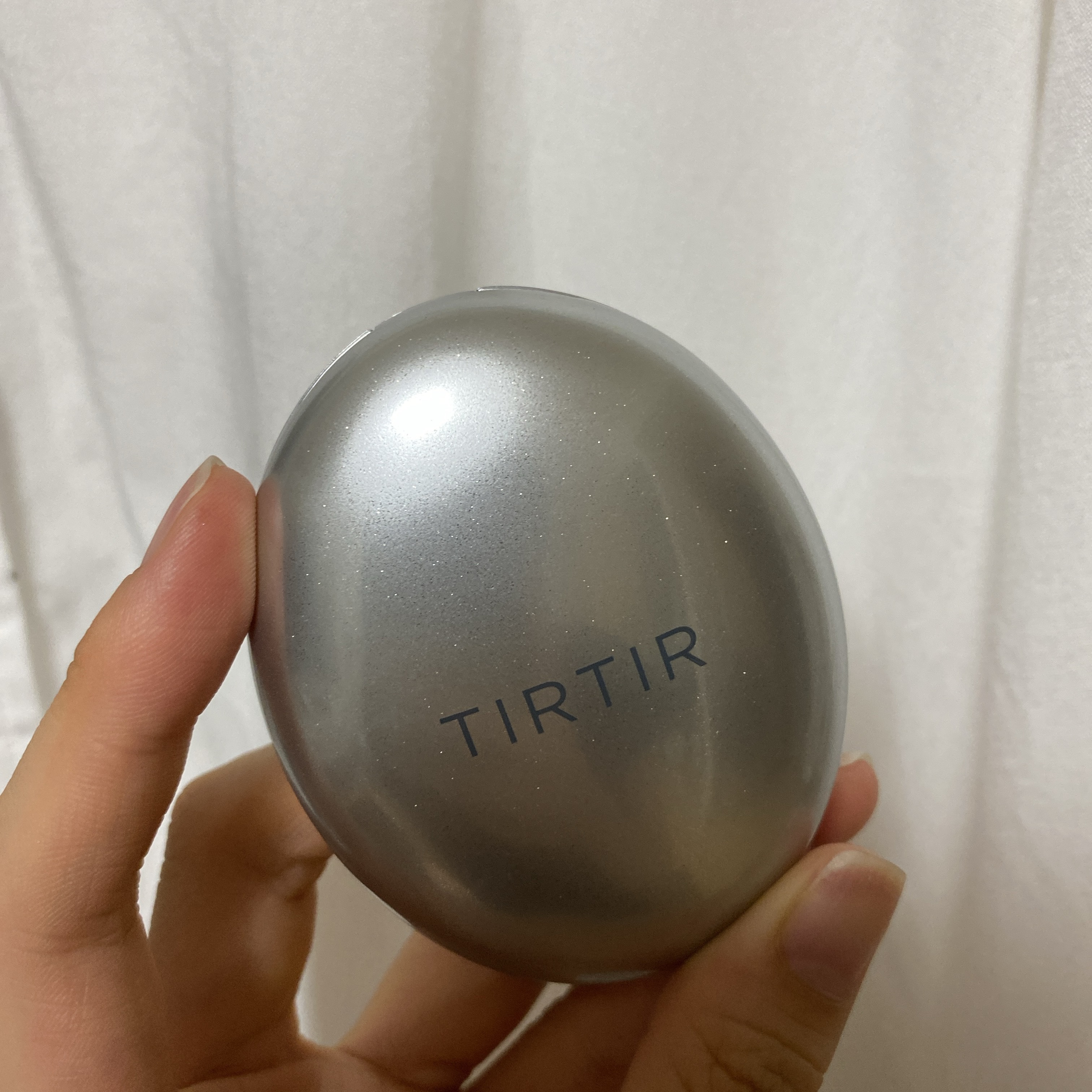 使い切らなかったログ
（ごめんなさいさようなら…）

前のクッションファンデがなくなって
新しいの試してみるか〜って軽い気持ちで有名なティルティルを買ってみた

サイズ感
　いい　失敗しても許せるサイズ感
パケ
　微細なラメがかわいい　いい