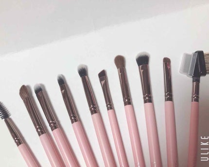 ピンク色 メイクブラシ15本セット/SIXPLUS/メイクブラシを使ったクチコミ(4枚目)