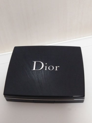 

Dior　ルージュブラッシュ
047 MISS


コーラルレッドなお色味🙌
細かいラメも入っています✨


ふんわり血色感のあるほっぺになれます😌❤
色持ちもよくてお気に入りチークです👌

