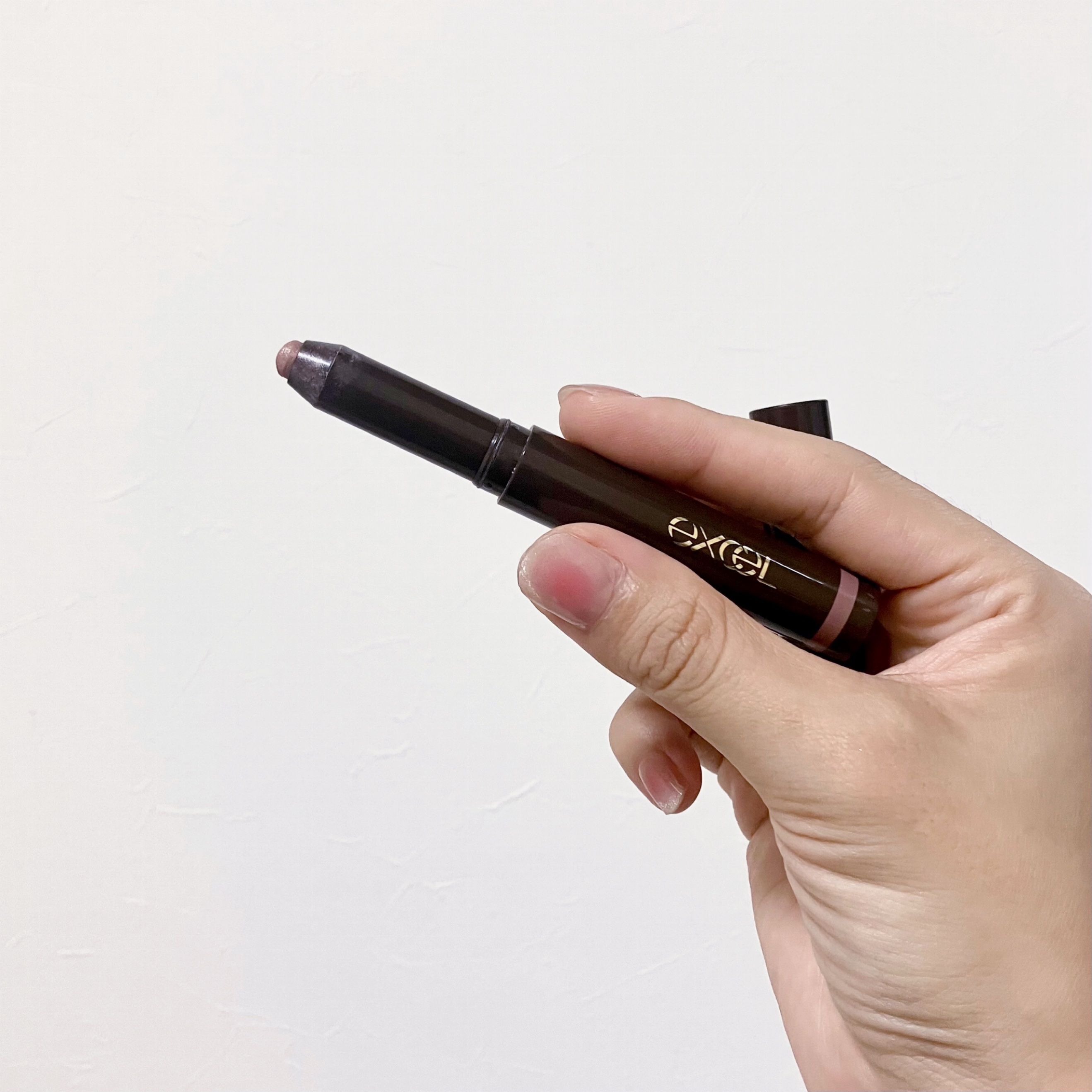 グリームオンフィットシャドウ/excel/スティックアイシャドウを使ったクチコミ（2枚目）