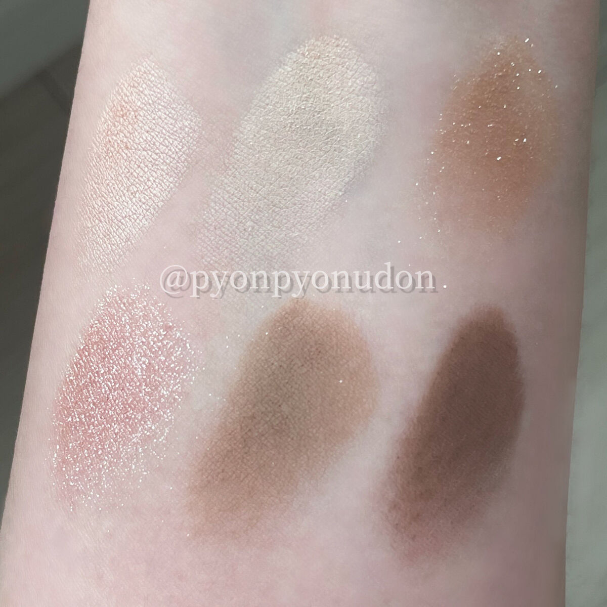 レトロマグネティック アイシャドウパレット/FlowerKnows/アイシャドウパレットを使ったクチコミ（3枚目）