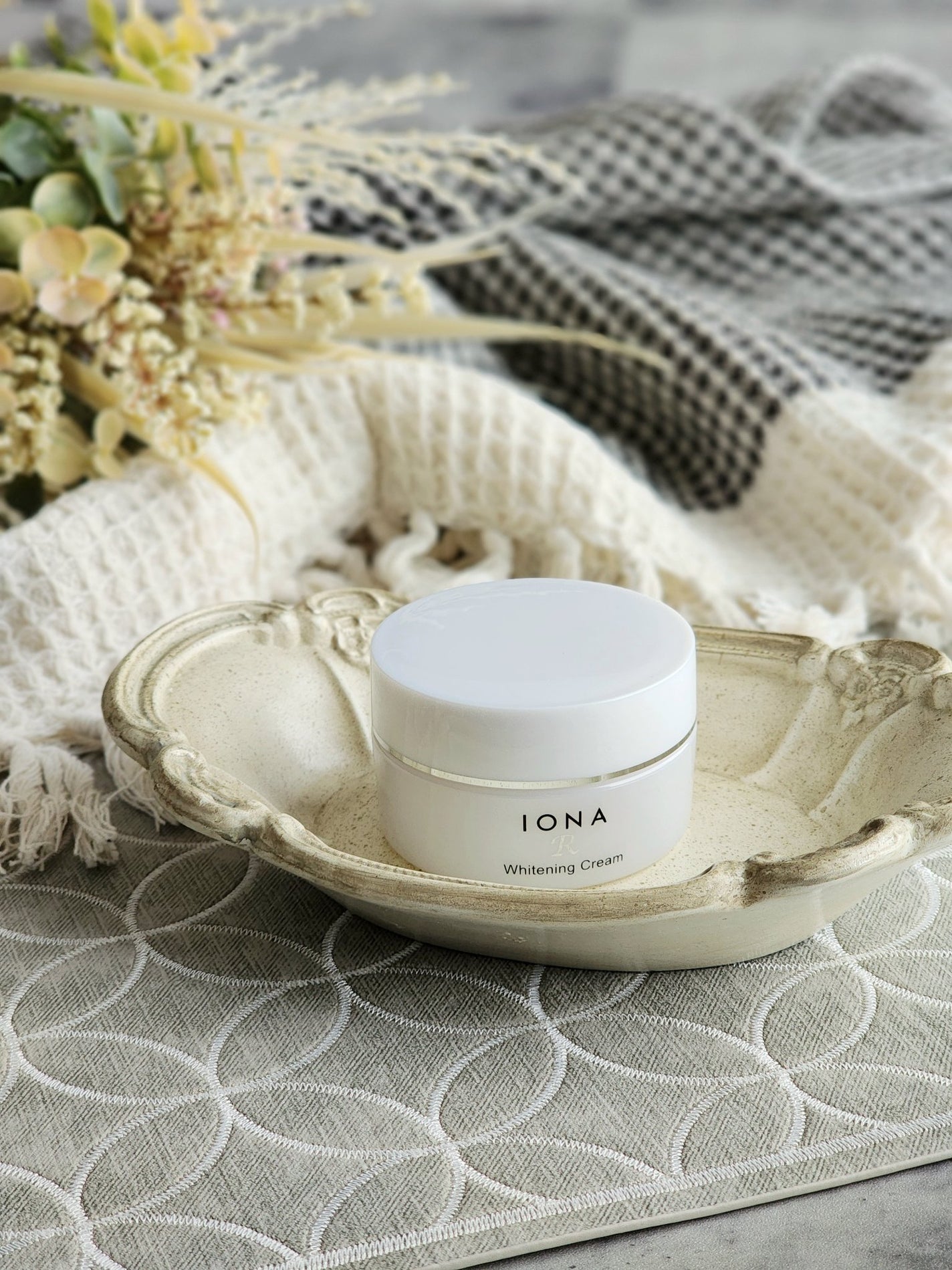 ホワイトニング クリーム/イオナR (イオナアール)/フェイスクリームを使ったクチコミ(4枚目)