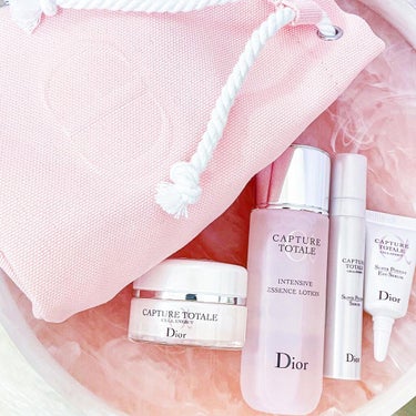 💜dior
⁡
✔︎カプチュール トータル 
　インテンシブ エッセンス ローション
⁡
今年発売されたばかりの化粧水🧴
トロッとしていて肌にしっかり
馴染みます🥺💕
香りは美容液と違って優しい香りなの