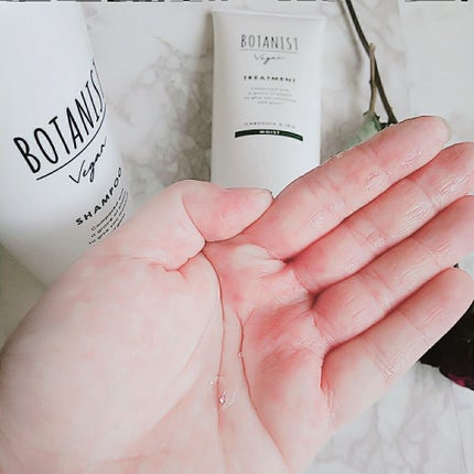 BOTANIST ヴィーガン シャンプー(モイスト)のクチコミ「.
.
BOTANIST
ヴィーガン シャンプー
・トリートメント
……………….....」(2枚目)