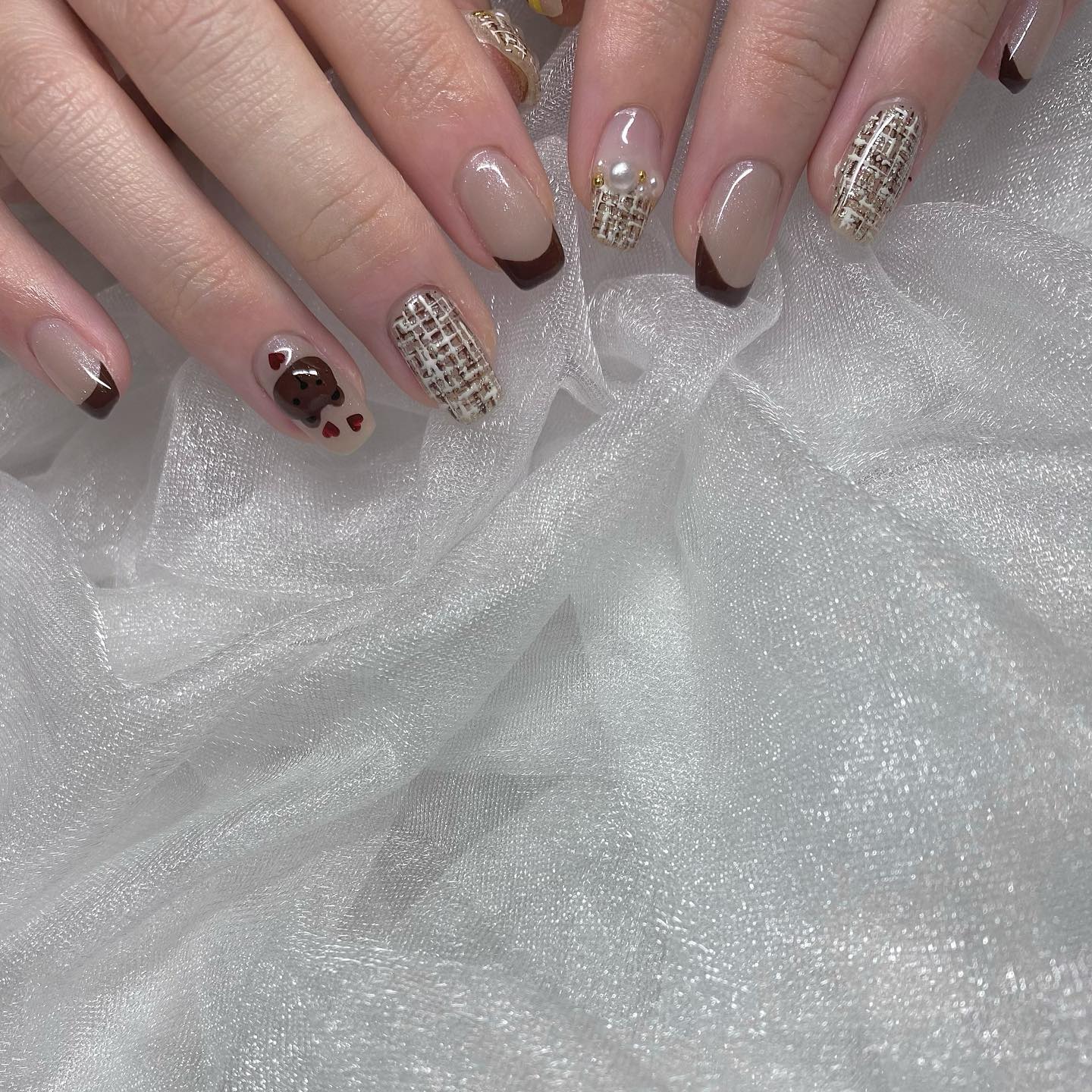 #ツイードネイル,#ブラウンネイル,#フレンチネイル,#推しネイル,#NCTネイル,#くまさんネイル,#ハートネイル,#冬ネイル,#韓国ネイル,#スクエアネイルのネイルデザイン