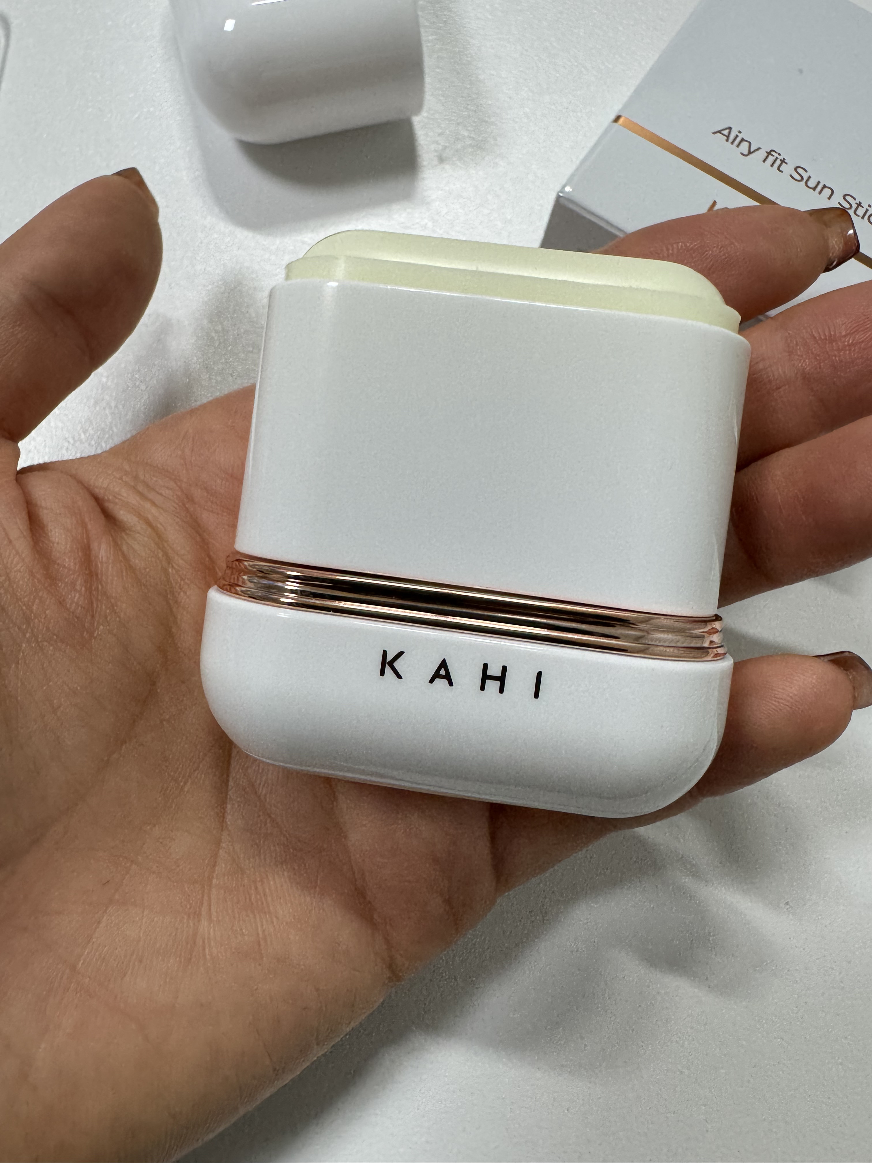 エアリーフィットサンスティック/KAHI/日焼け止めスティックを使ったクチコミ（2枚目）