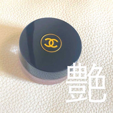 CHANEL オンブルプルミエールクレーム　804


友人がプレゼントしてくれたものです！

流石CHANEL様という艶感😍

上品な艶が手に入ります✨

BAさんが言うには、専用ブラシが付いてますが