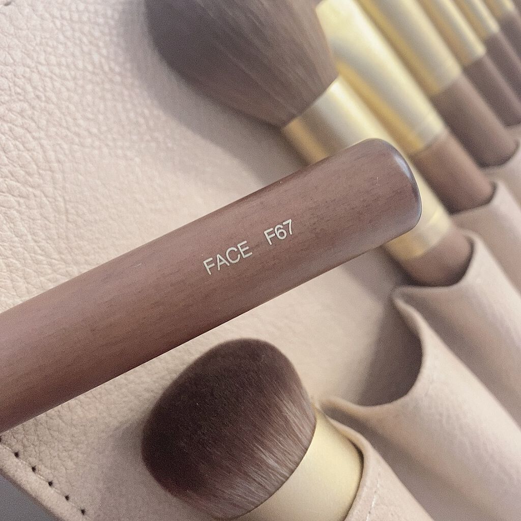 SIXPLUS X MARILYN 10本メイクアップブラシセット/SIXPLUS/メイクブラシを使ったクチコミ（2枚目）