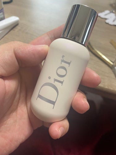 Dior
ディオール バックステージ フェイス & ボディ プライマー

見た目が可愛くて思わず買ってしまったプライマー😫

思ってた質感と違ってびっくりしたけど乳液みたいでいい感じ！
でも全体に塗るよ