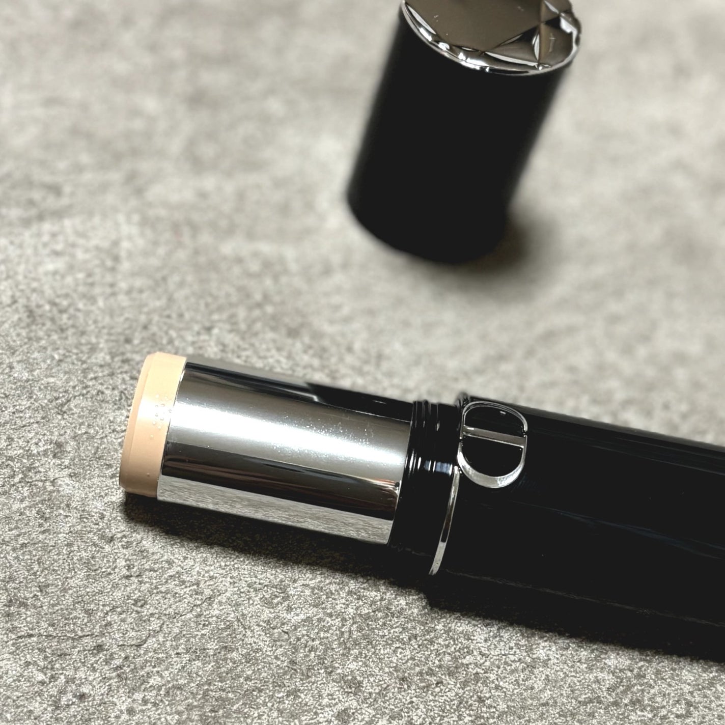 ディオールスキン フォーエヴァー スキン パーフェクト スティック/Dior/その他ファンデーションを使ったクチコミ(2枚目)