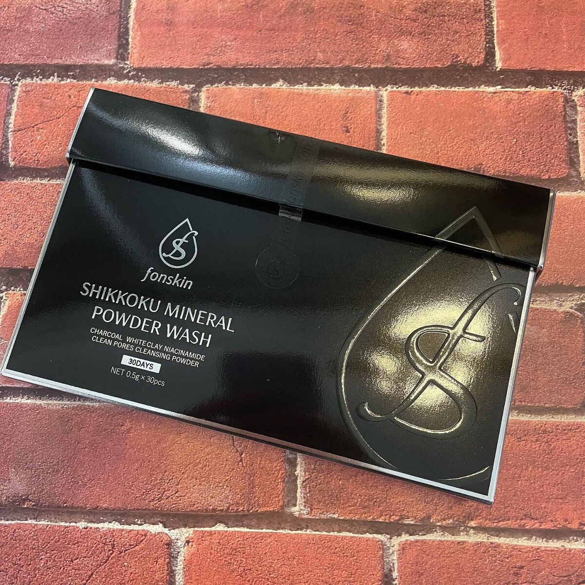 漆黒ミネラルパウダーウォッシュ/fonskin/洗顔パウダーを使ったクチコミ(1枚目)