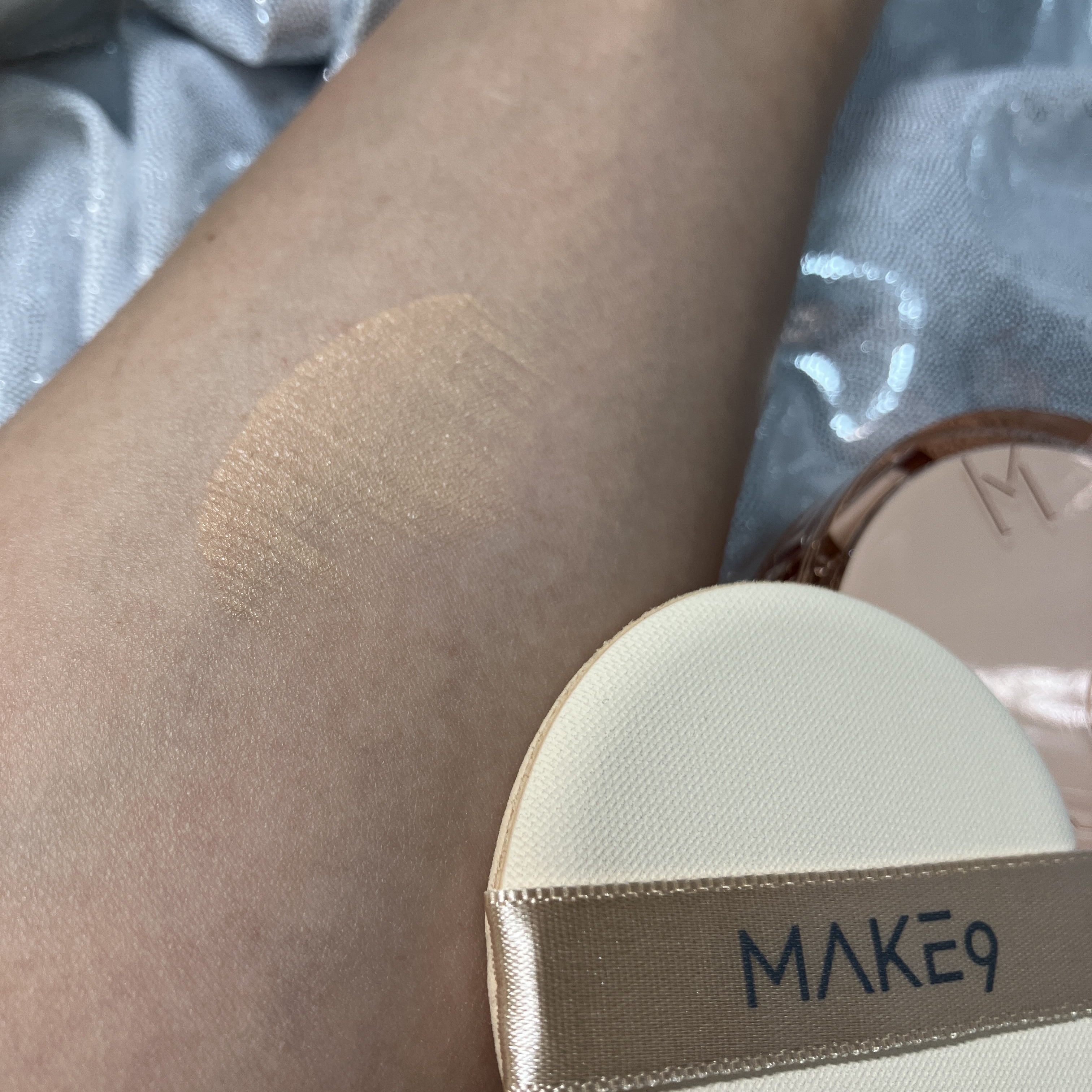 ヌードカーミンググロークッション/MAKE9/クッションファンデーションを使ったクチコミ（3枚目）