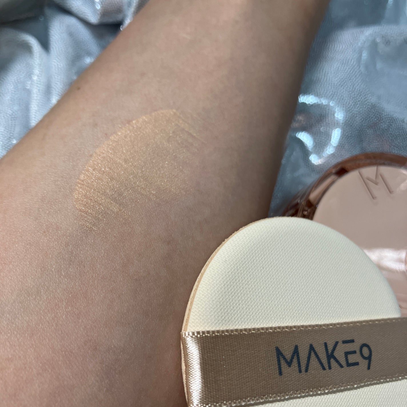 ヌードカーミンググロークッション/MAKE9/クッションファンデーションを使ったクチコミ(3枚目)