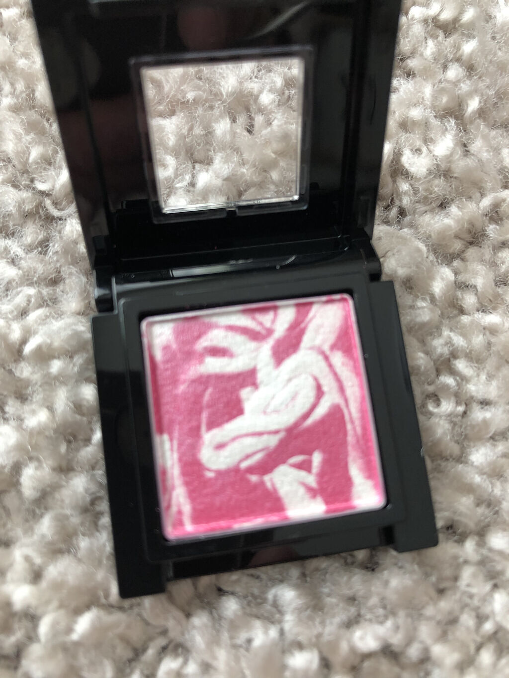 ヴィセ アヴァン シングルアイカラー マーブル 124 ANGEL TRAP/Visée/単色アイシャドウを使ったクチコミ（3枚目）