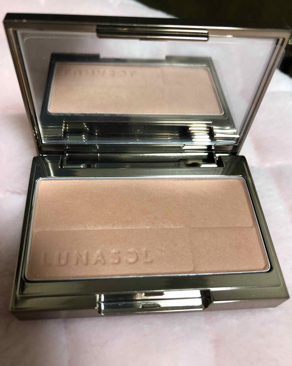 カラーリングシアーチークス/LUNASOL/パウダーチークを使ったクチコミ(1枚目)