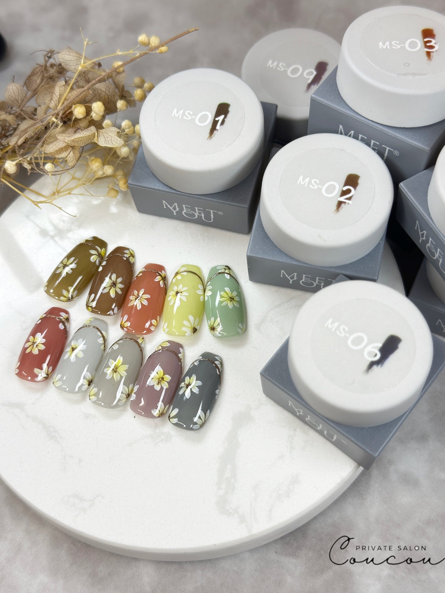 🐒ズボラママみっちゃんの高見えネイル💅 on LIPS 「他にもたくさん投稿してます→@m.naiiil.99シアーカラ..」(1枚目)