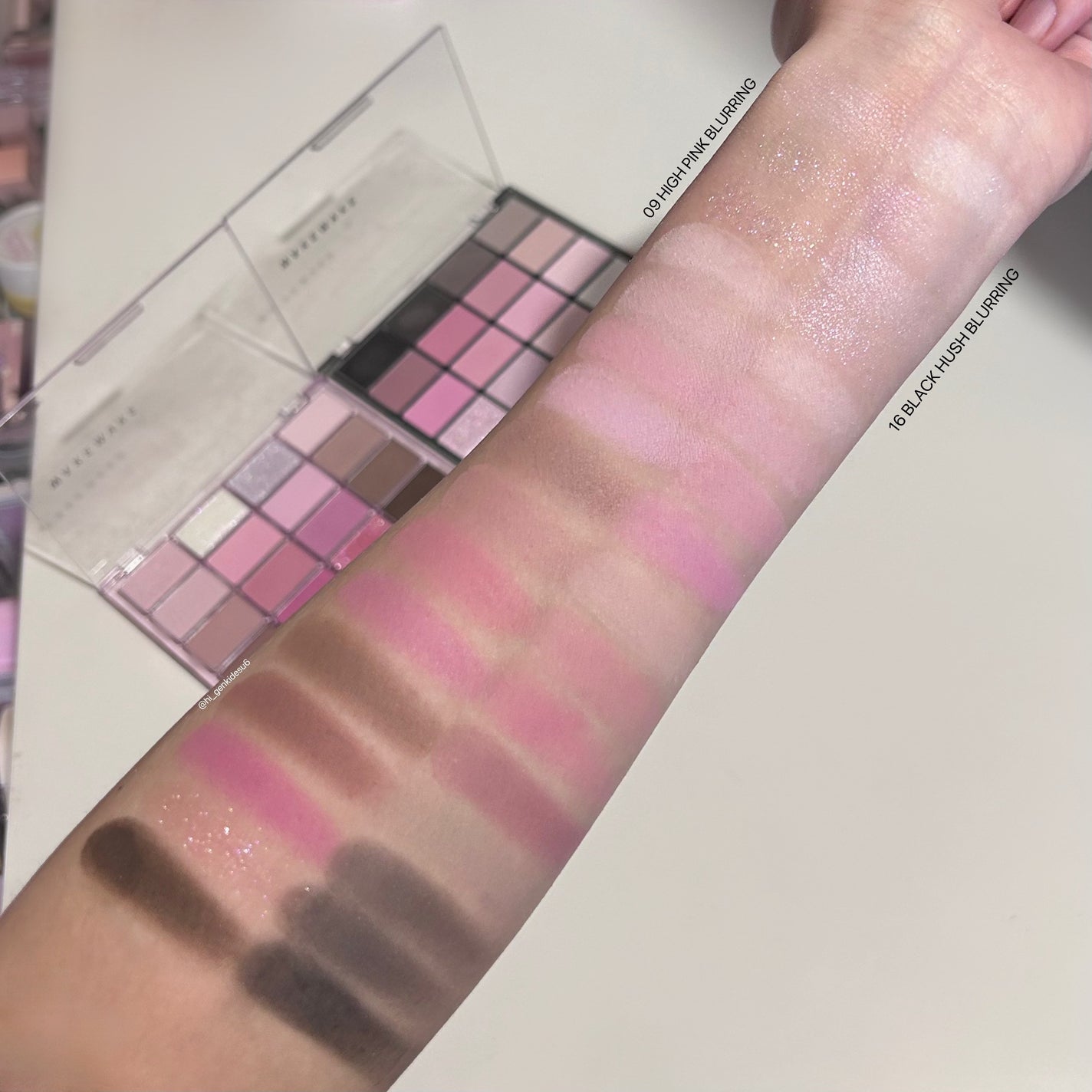 ソフトブラーリングアイパレット/wakemake/アイシャドウパレットを使ったクチコミ(4枚目)