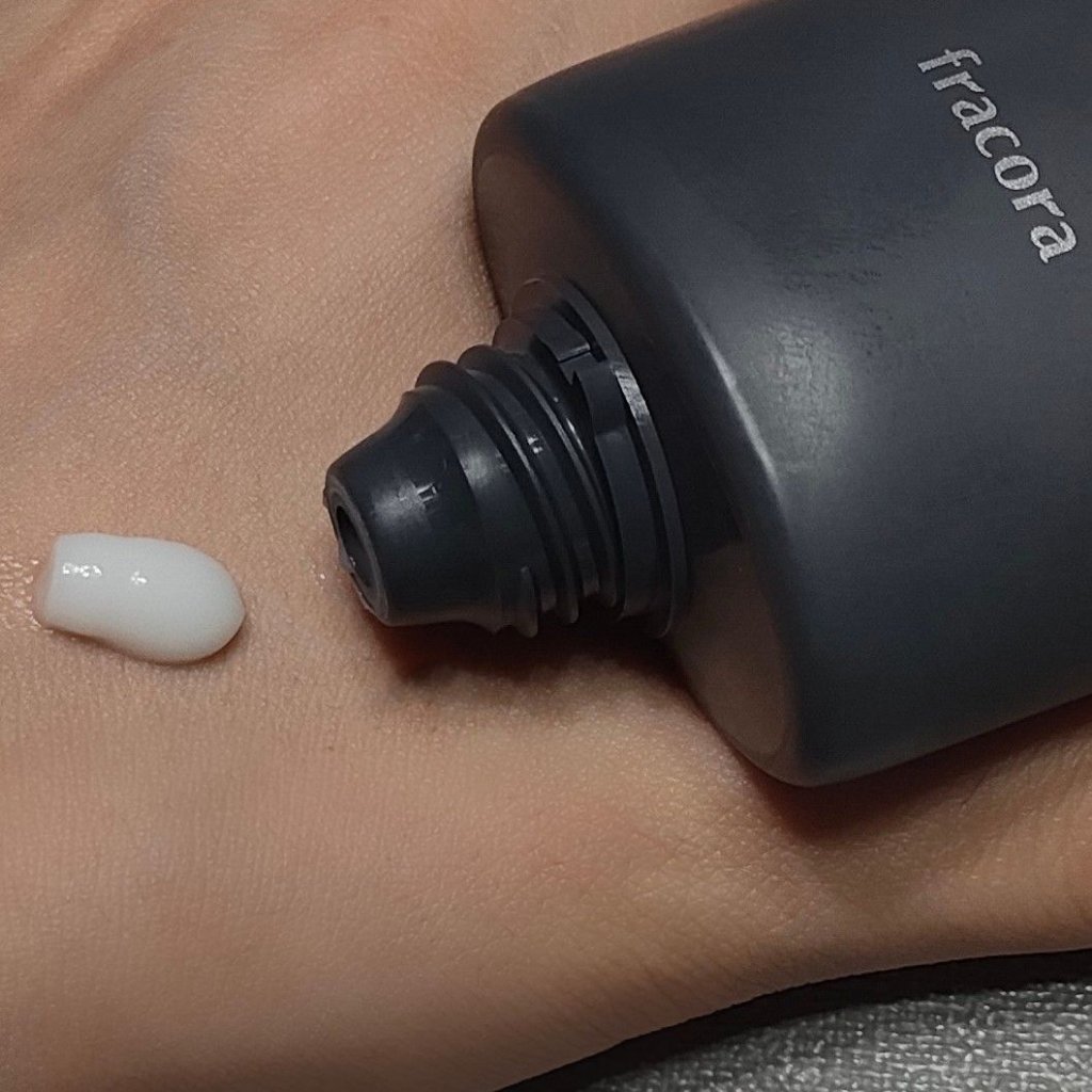 HITOKAN タイムレスリペアワンGR/fracora/オールインワン化粧品を使ったクチコミ（2枚目）