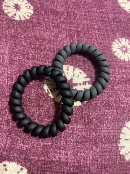 セリア シリコンリングゴム5Pのクチコミ「セリア
シリコンリングゴム5P
っていう商品かは分からないですが
シリコンで出来てるヘアゴムで.....」(2枚目)