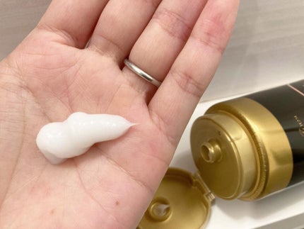 THE BEAUTY 髪のキメ美容プレミアムトリートメント<モイストリペアプレミアム>/エッセンシャル/洗い流すヘアトリートメントを使ったクチコミ(2枚目)