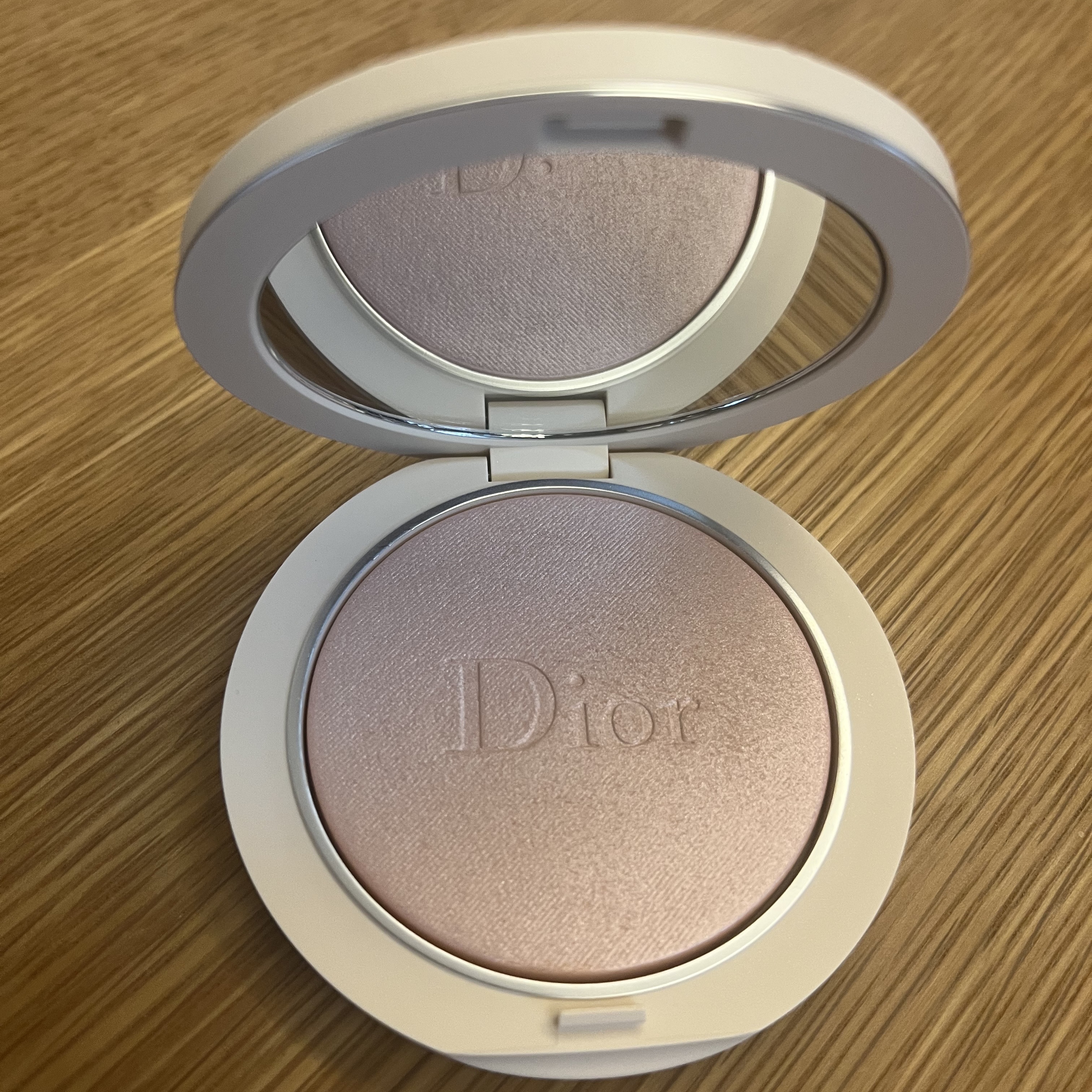 ディオールスキン フォーエヴァー クチュール ルミナイザー/Dior/プレストパウダーを使ったクチコミ（3枚目）