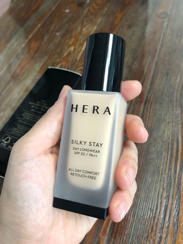 HERA シルキーステイファンデーションのクチコミ「【使った商品】HERAシルキーステイファンデーション
【崩れにくさ】⭐️⭐️⭐️⭐️⭐️
【カ.....」（2枚目）