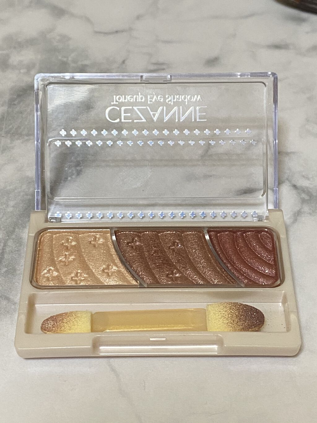 トーンアップアイシャドウ/CEZANNE/アイシャドウパレットを使ったクチコミ（2枚目）